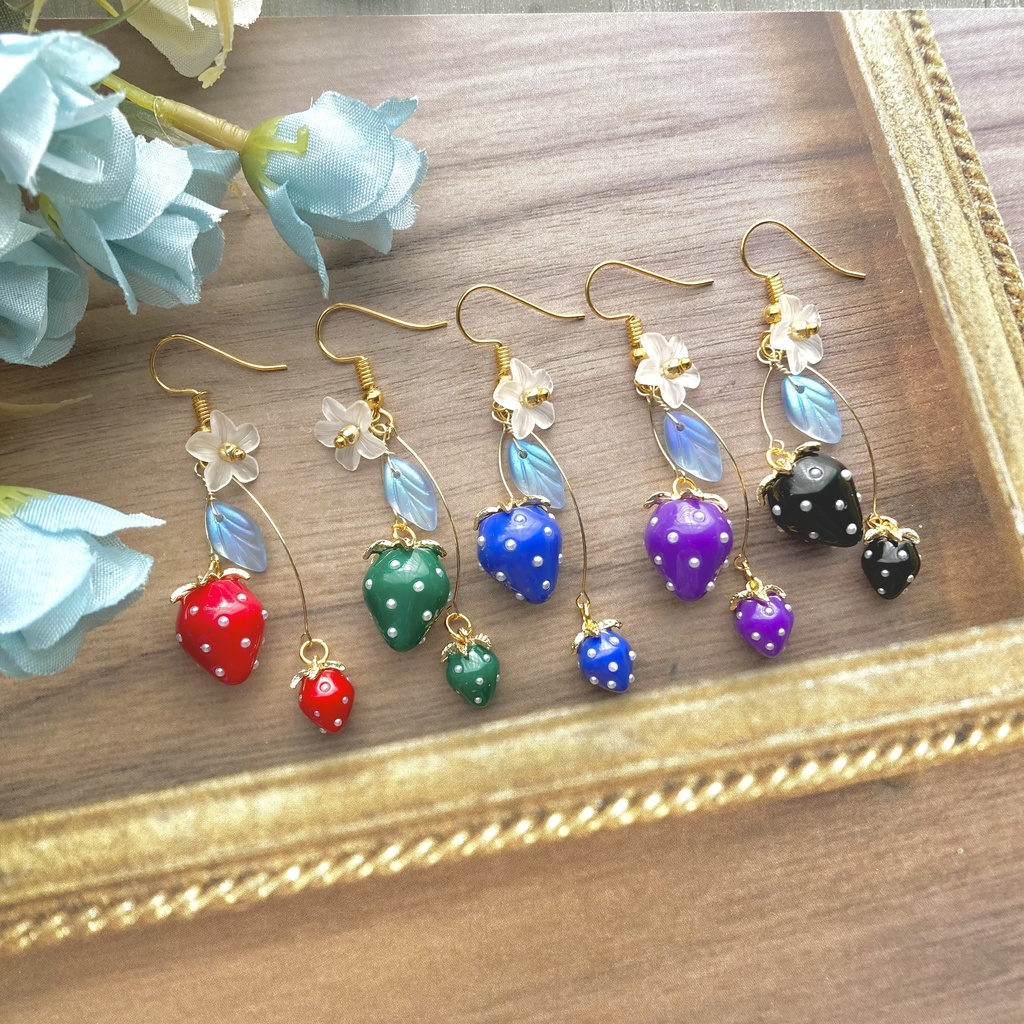 異世界のいちごのピアス
