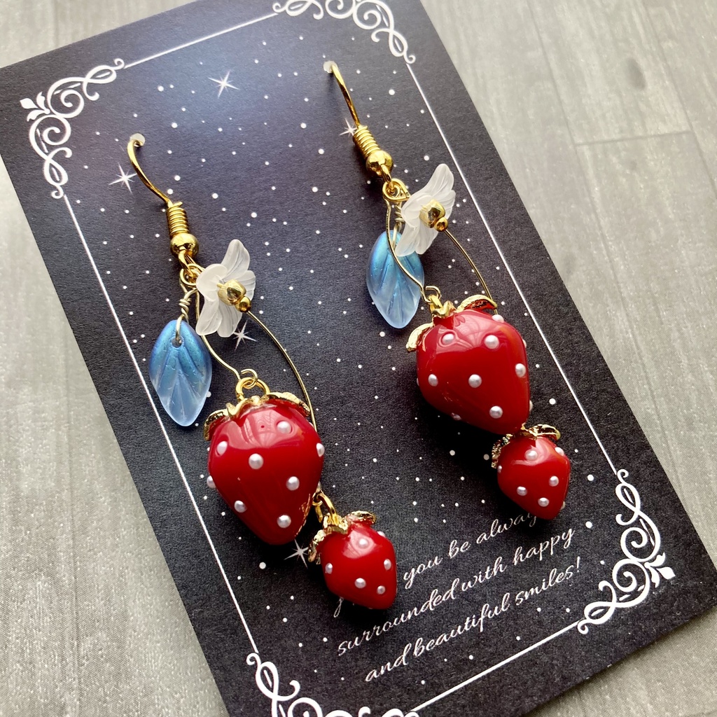 異世界のいちごのピアス