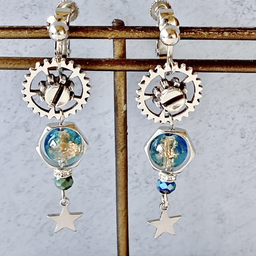 回らない歯車のイヤリング