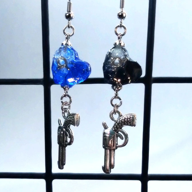 銃創ハート|耳飾り