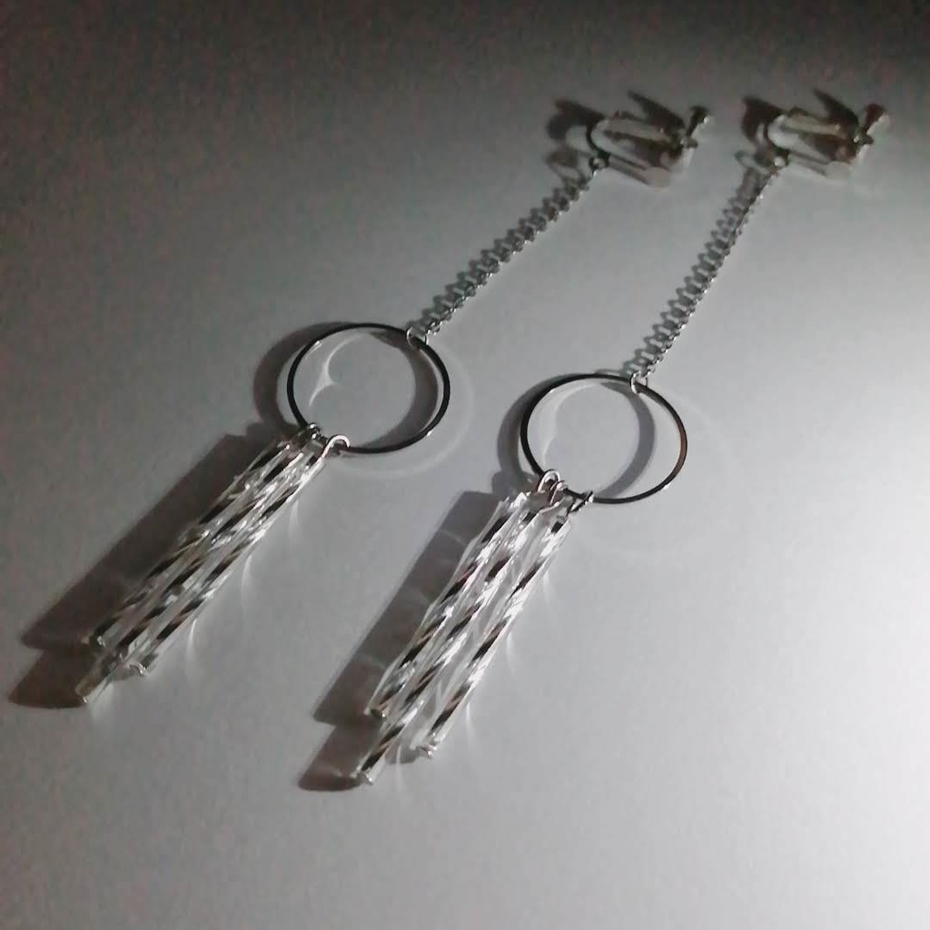 強めの光線イヤリング