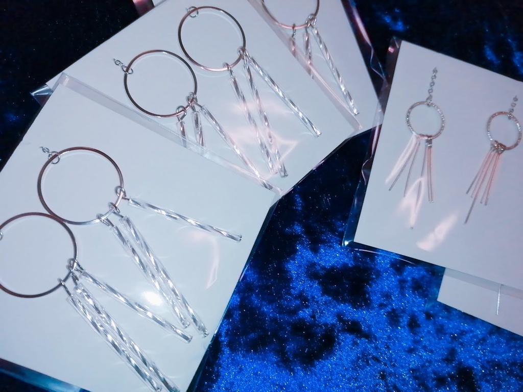 強めの光線イヤリング