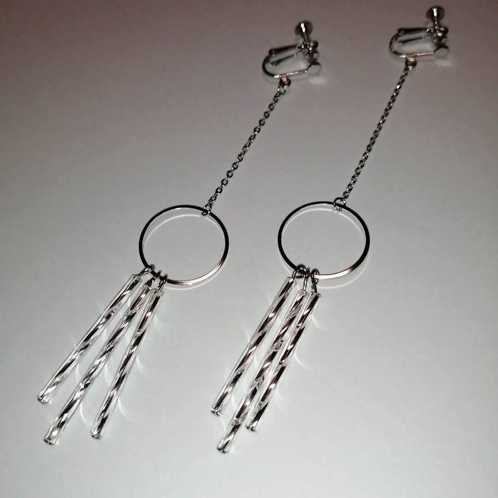 強めの光線イヤリング