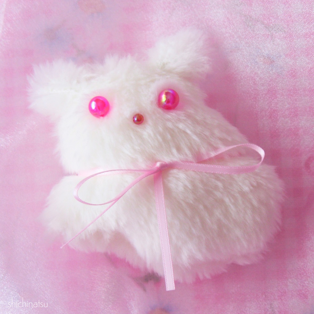 ぬいぐるみ「ぷわ」