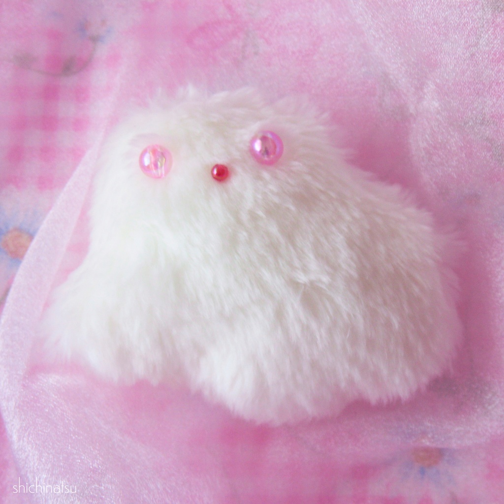 ぬいぐるみ「ぷわ」