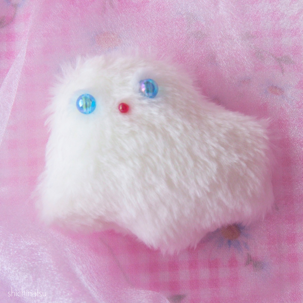 ぬいぐるみ「ぷわ」