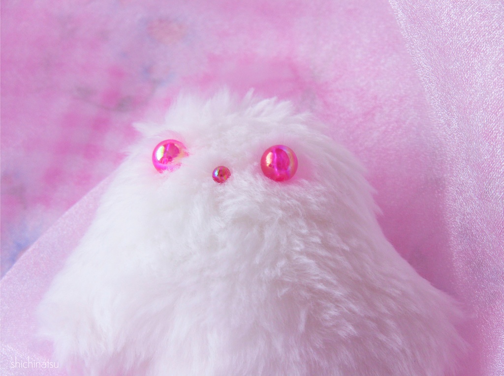 ぬいぐるみ「ぷわ」