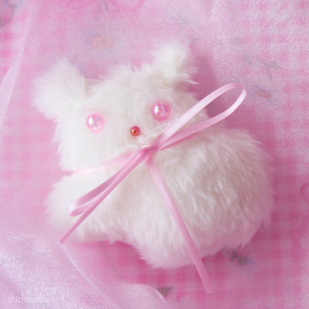 ぬいぐるみ「ぷわ」