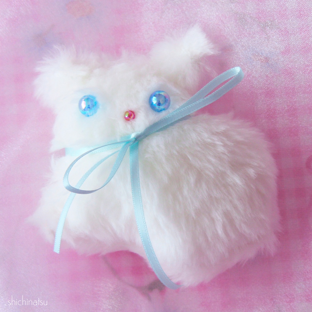 ぬいぐるみ「ぷわ」