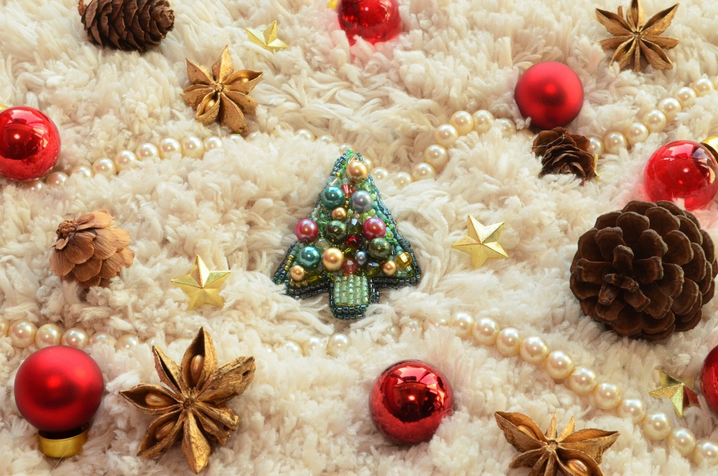 【ビーズ刺繍】クリスマスツリー【ブローチ】