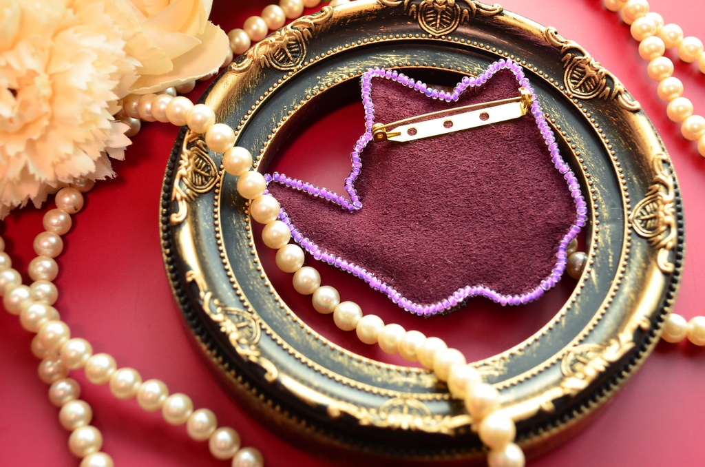 大きいゲンガーブローチ