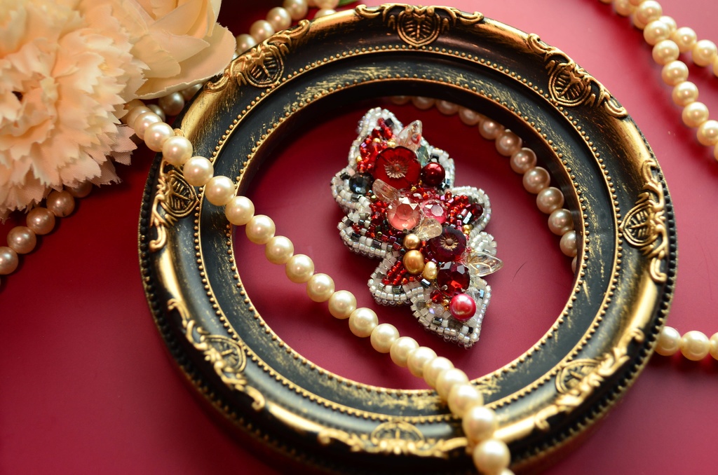 【ブローチ】トランプの葉【ビーズ刺繍】