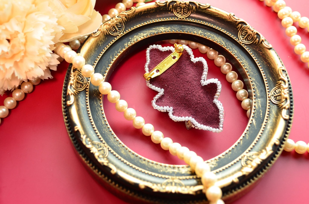 【ブローチ】トランプの葉【ビーズ刺繍】