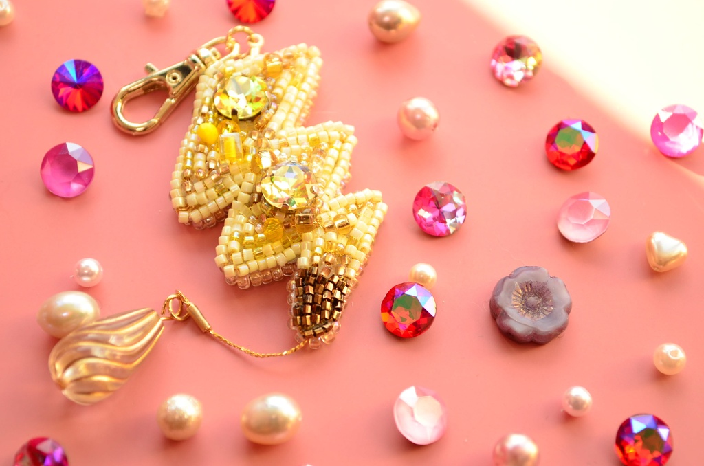 【キーホルダー】びかちゅうのしっぽ【ビーズ刺繍】