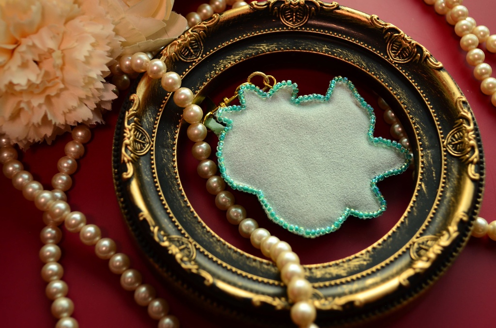 【キーホルダー】フシギダネ②(Lサイズ)【ビーズ刺繍】