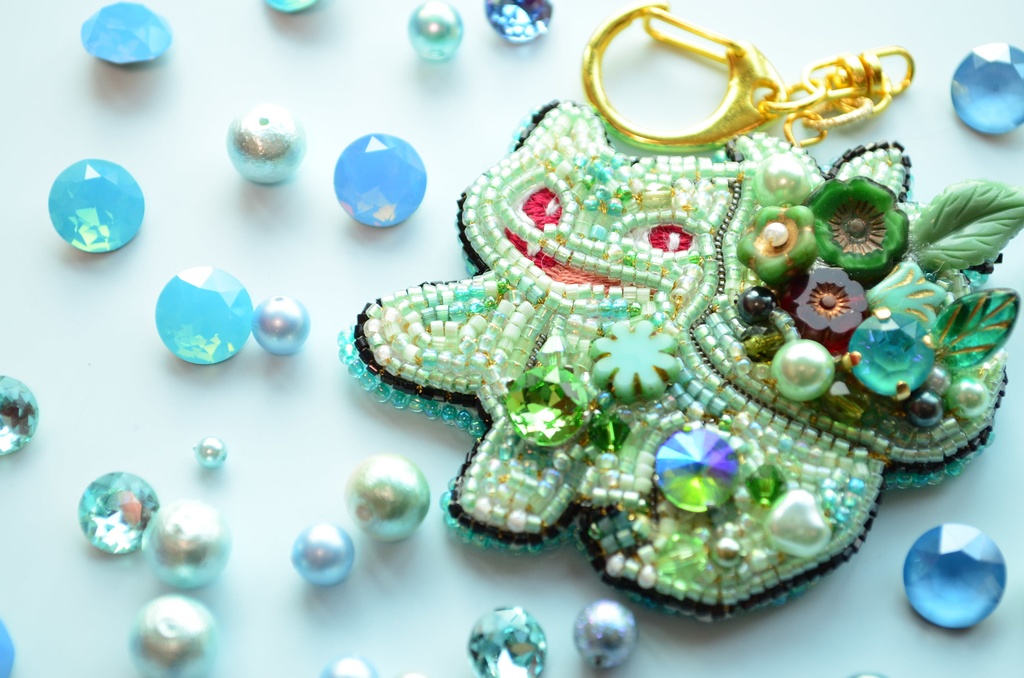 【キーホルダー】フシギダネ③（Lサイズ）【ビーズ刺繍】