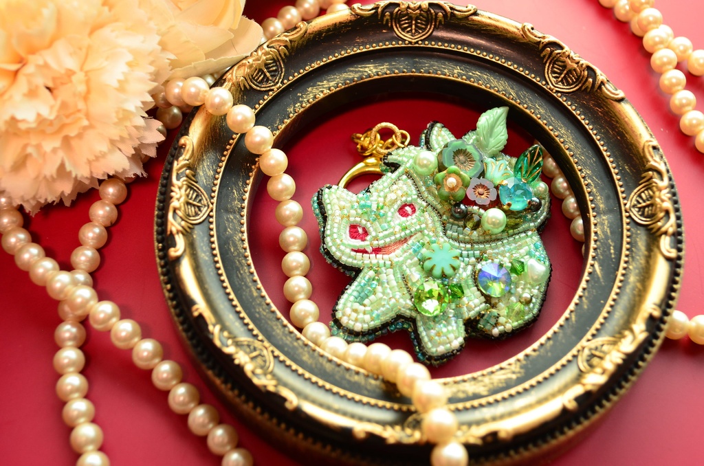 【キーホルダー】フシギダネ③(Lサイズ)【ビーズ刺繍】