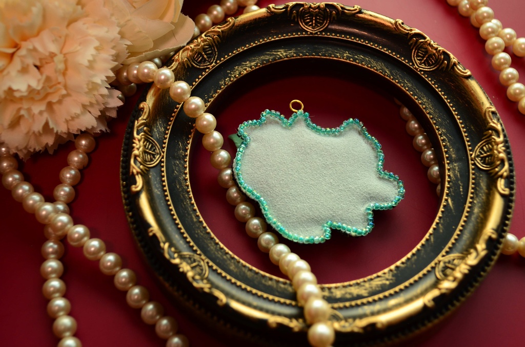 【キーホルダー】フシギダネ(Mサイズ)【ビーズ刺繍】