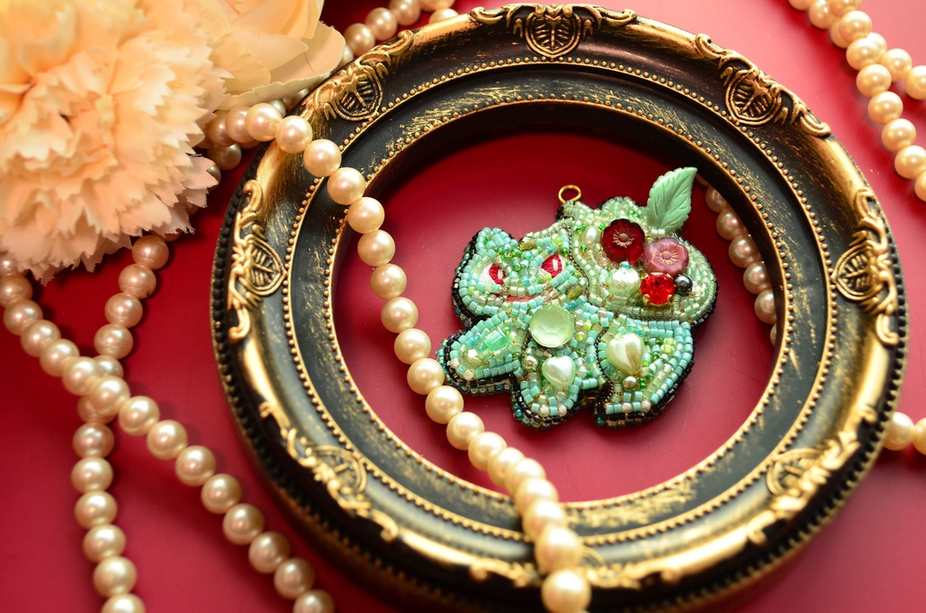 【キーホルダー】フシギダネ(Mサイズ)【ビーズ刺繍】