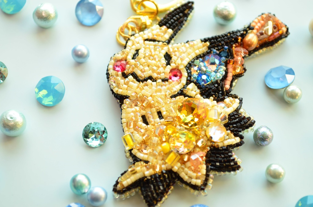 【キーホルダー】ミミッキュ(Lサイズ)【ビーズ刺繍】