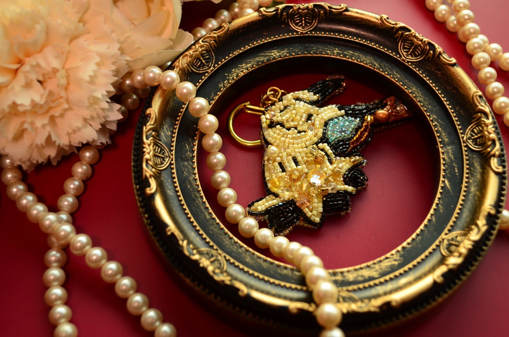 【キーホルダー】ミミッキュ(Mサイズ)【ビーズ刺繍】