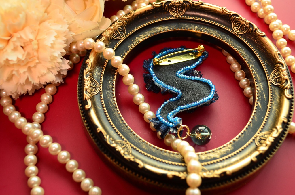 【ブローチ】うつぼ①【ビーズ刺繍】