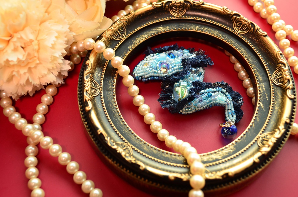 【ブローチ】うつぼ②【ビーズ刺繍】