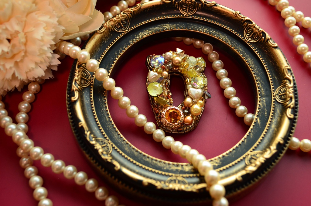 【ブローチ】ライオン【ビーズ刺繍】