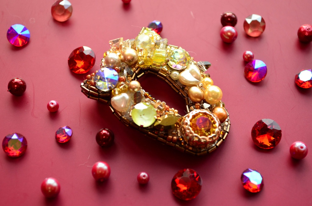 【ブローチ】ライオン【ビーズ刺繍】