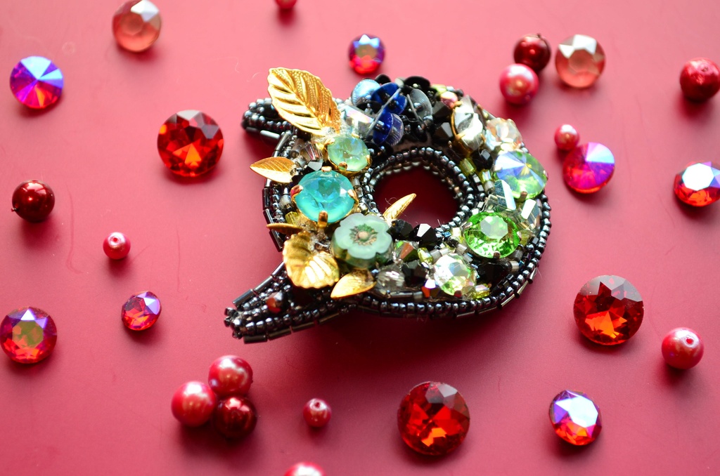 【ブローチ】深い森と竜【ビーズ刺繍】