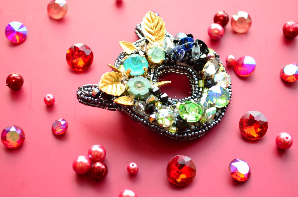 【ブローチ】深い森と竜【ビーズ刺繍】