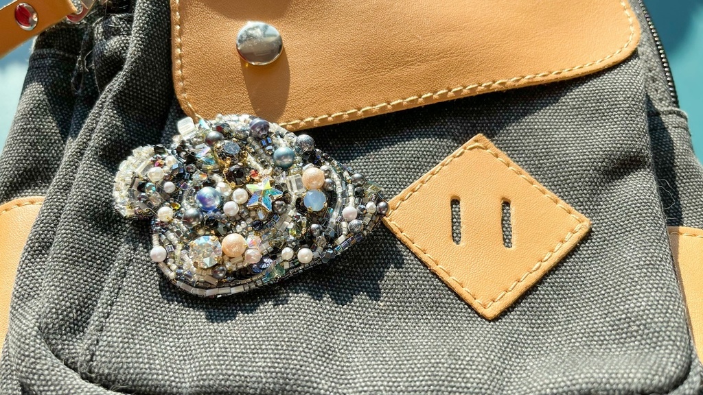 【ビーズ刺繍】タテジマキンチャクダイ【ブローチ】