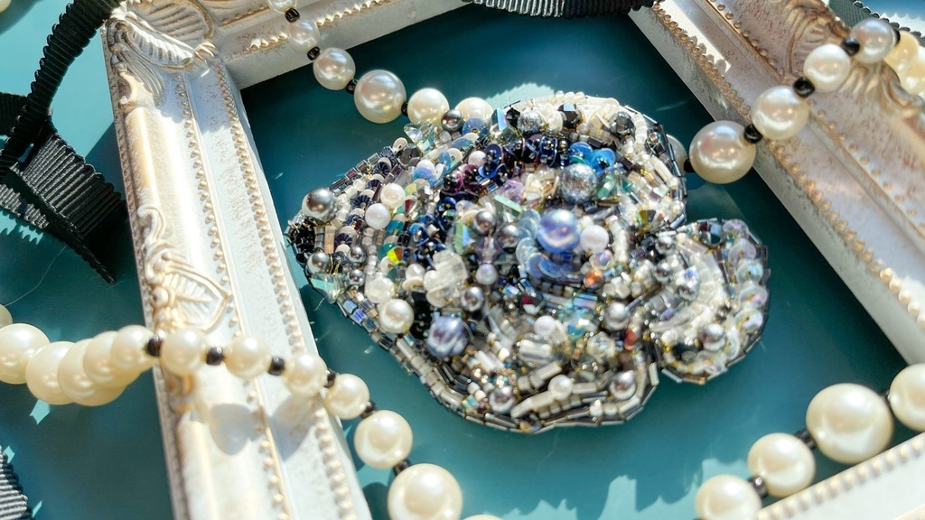 【ビーズ刺繍】タテジマキンチャクダイ【ブローチ】