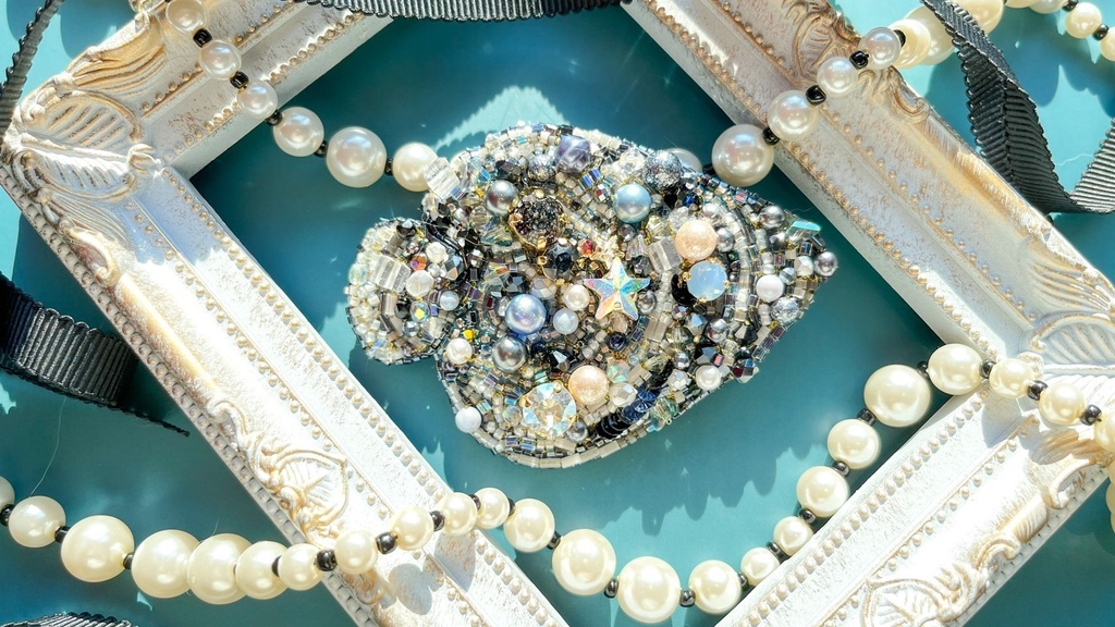 【ビーズ刺繍】タテジマキンチャクダイ【ブローチ】