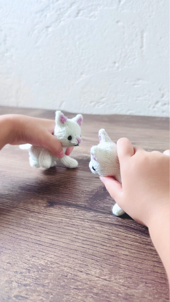 あみるのぼうぐるみ|おすわりこねこ|日本式編み図|あみぐるみパターン|手のひらサイズ|NOT AI