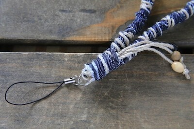 デニム裂き布ハンドストラップ