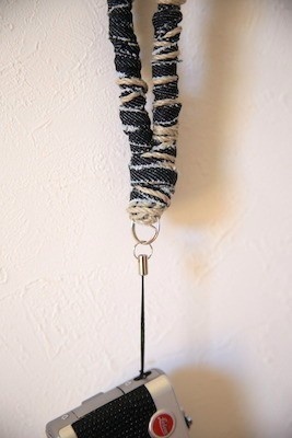 デニム裂き布ネックストラップ