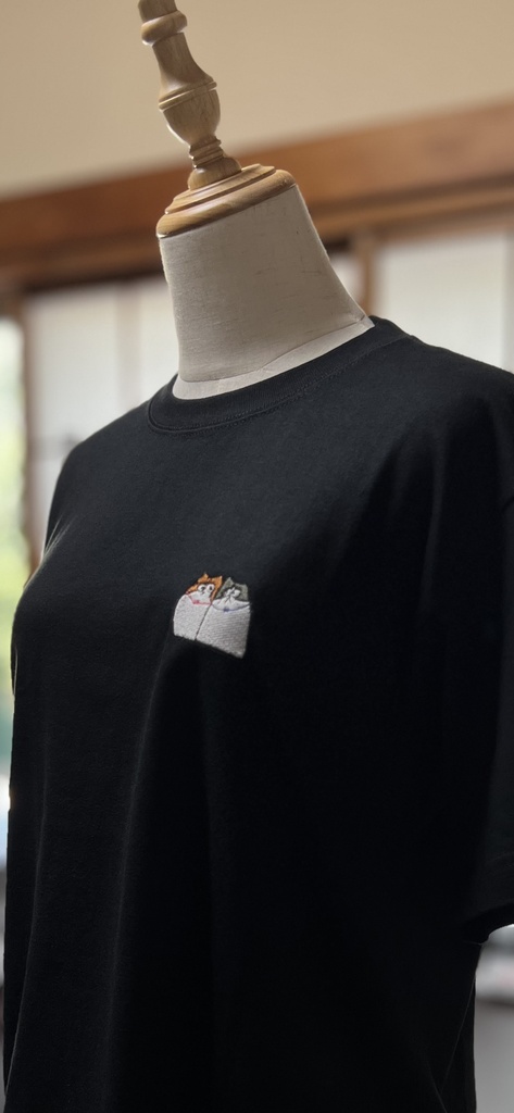 ニハチ刺繍Tシャツ(黒)