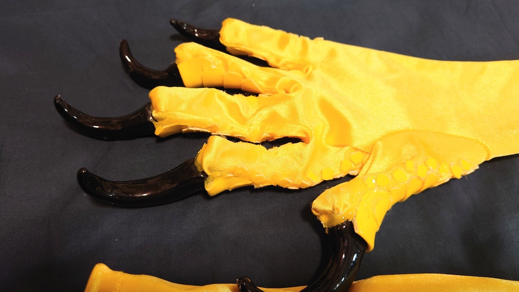 猛禽人外のおてて