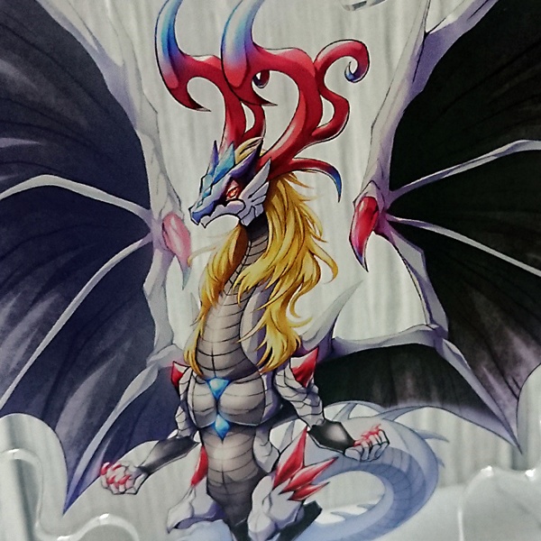 ホワイトバハムート アクリルフィギュア