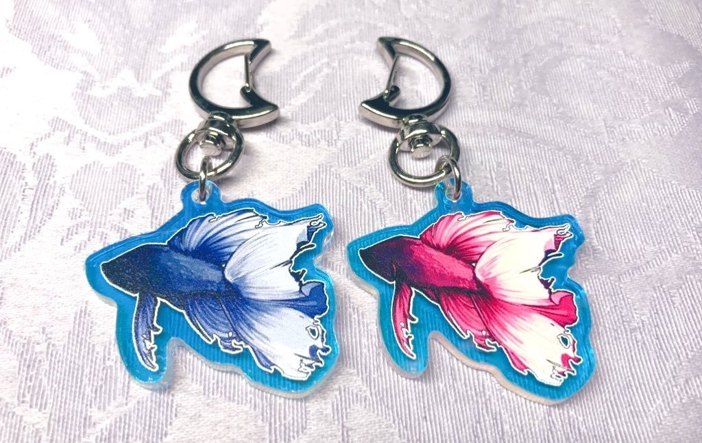 オーロラアクリルキーホルダー(椿・ベタ)