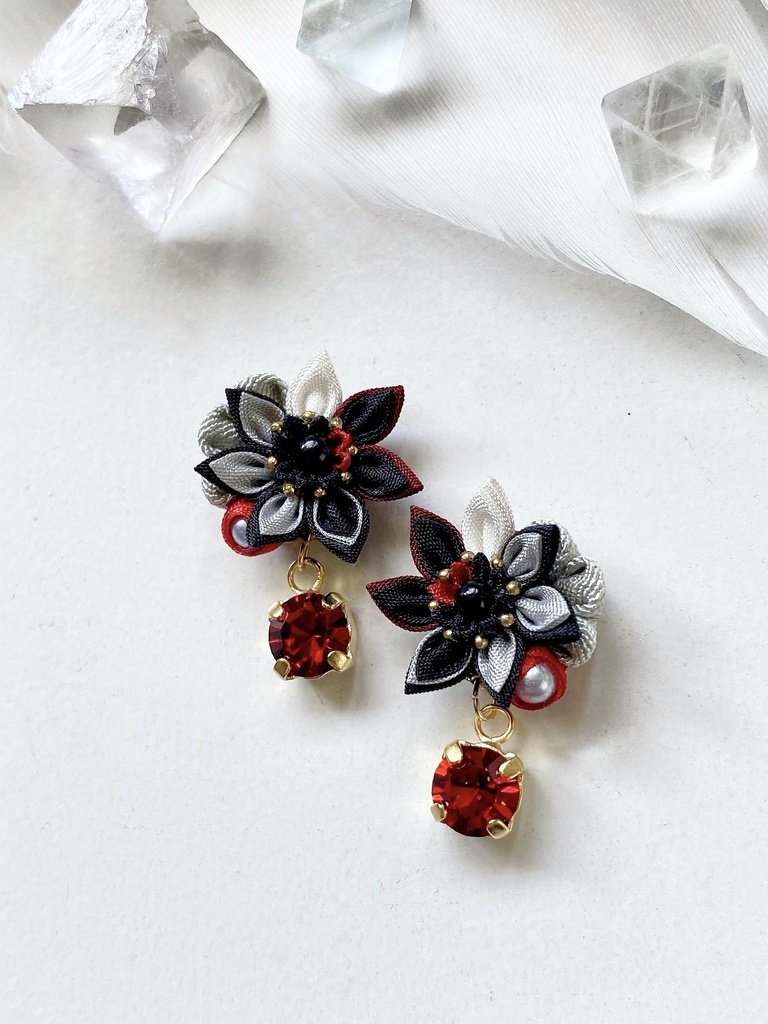 刀剣男士イメージ つまみ細工 小さなお花ピアス/イヤリング (改) 其の伍