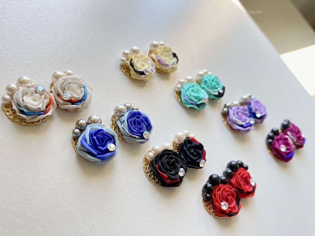 刀剣男士イメージ つまみ細工 小さなお花(薔薇)ピアス/イヤリング (イヤーカフ付き)