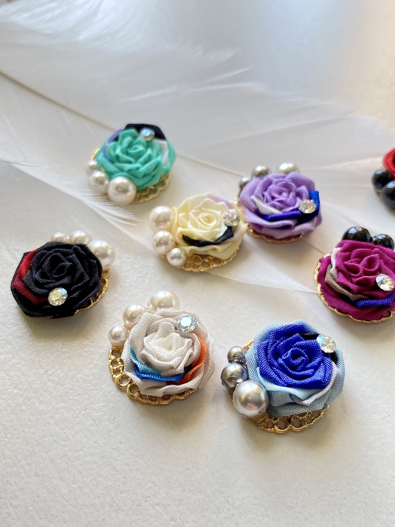 刀剣男士イメージ つまみ細工 小さなお花(薔薇)ピアス/イヤリング (イヤーカフ付き)