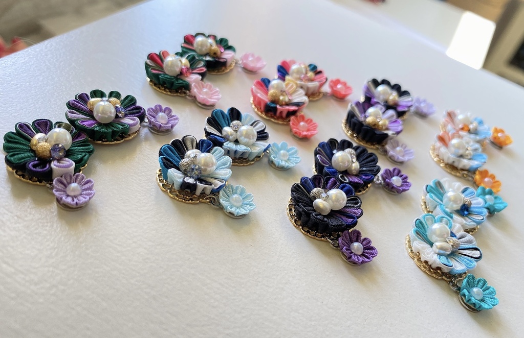 刀剣男士イメージ つまみ細工 小さなお花(雛菊)ピアス/イヤリング (イヤーカフ付き)