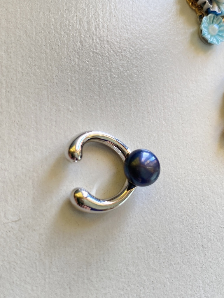 刀剣男士イメージ つまみ細工 小さなお花(雛菊)ピアス/イヤリング (イヤーカフ付き)