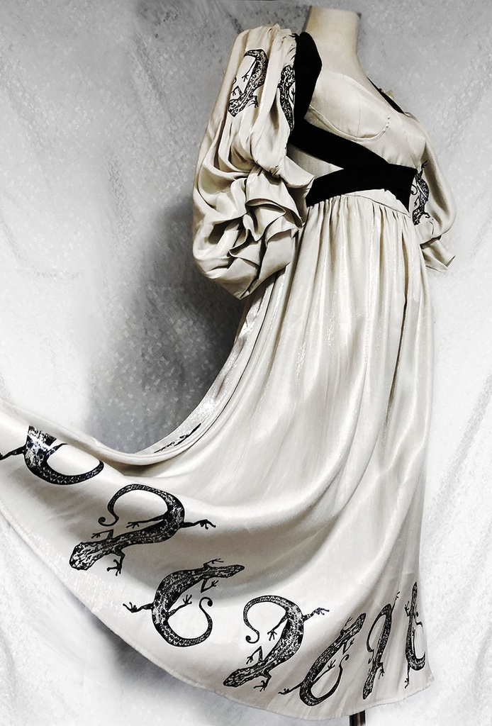 ヤモリのRomantiqueドレス【アイボリー】