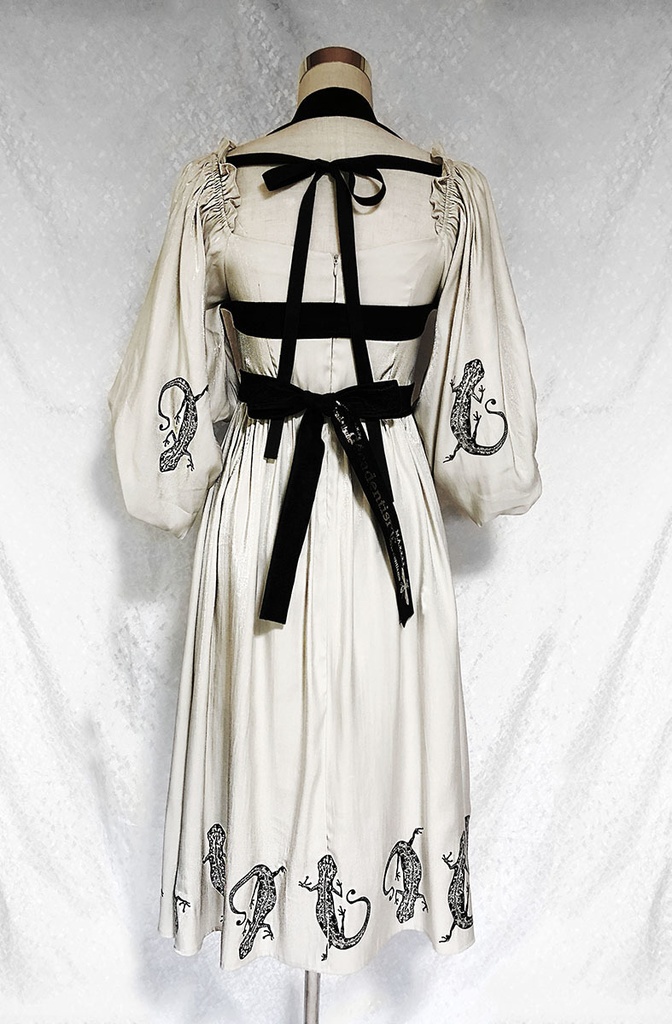 ヤモリのRomantiqueドレス【アイボリー】