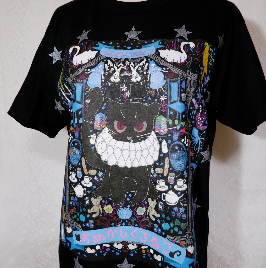 おめかしくろねこのTシャツ