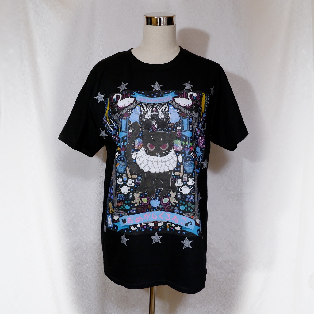 おめかしくろねこのTシャツ